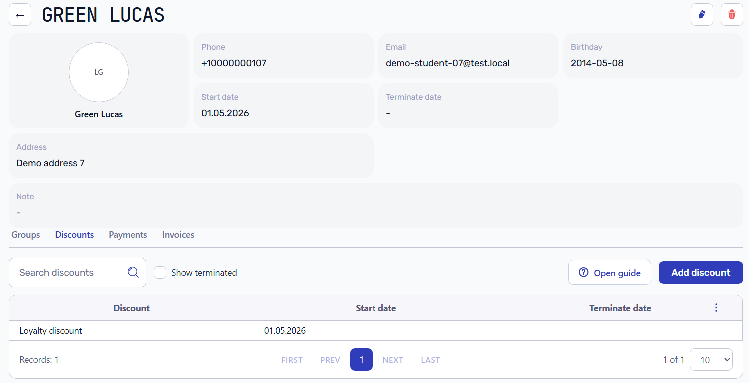 Student profile showing an active payment-dependent discount assignment